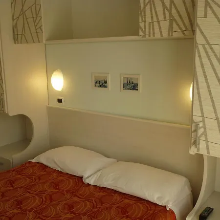 Haarlem Hotel 2*